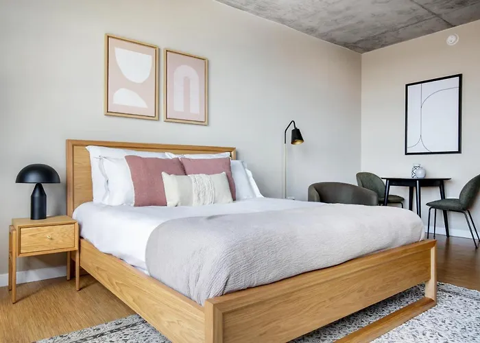 Apartment Lincoln Park W Wd Nr L New Chi-316